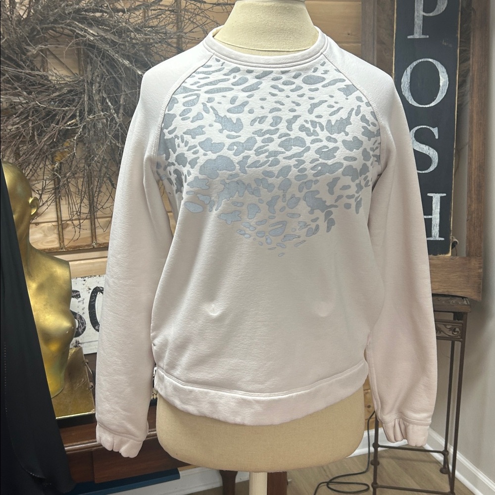Lululemon sweatshirt